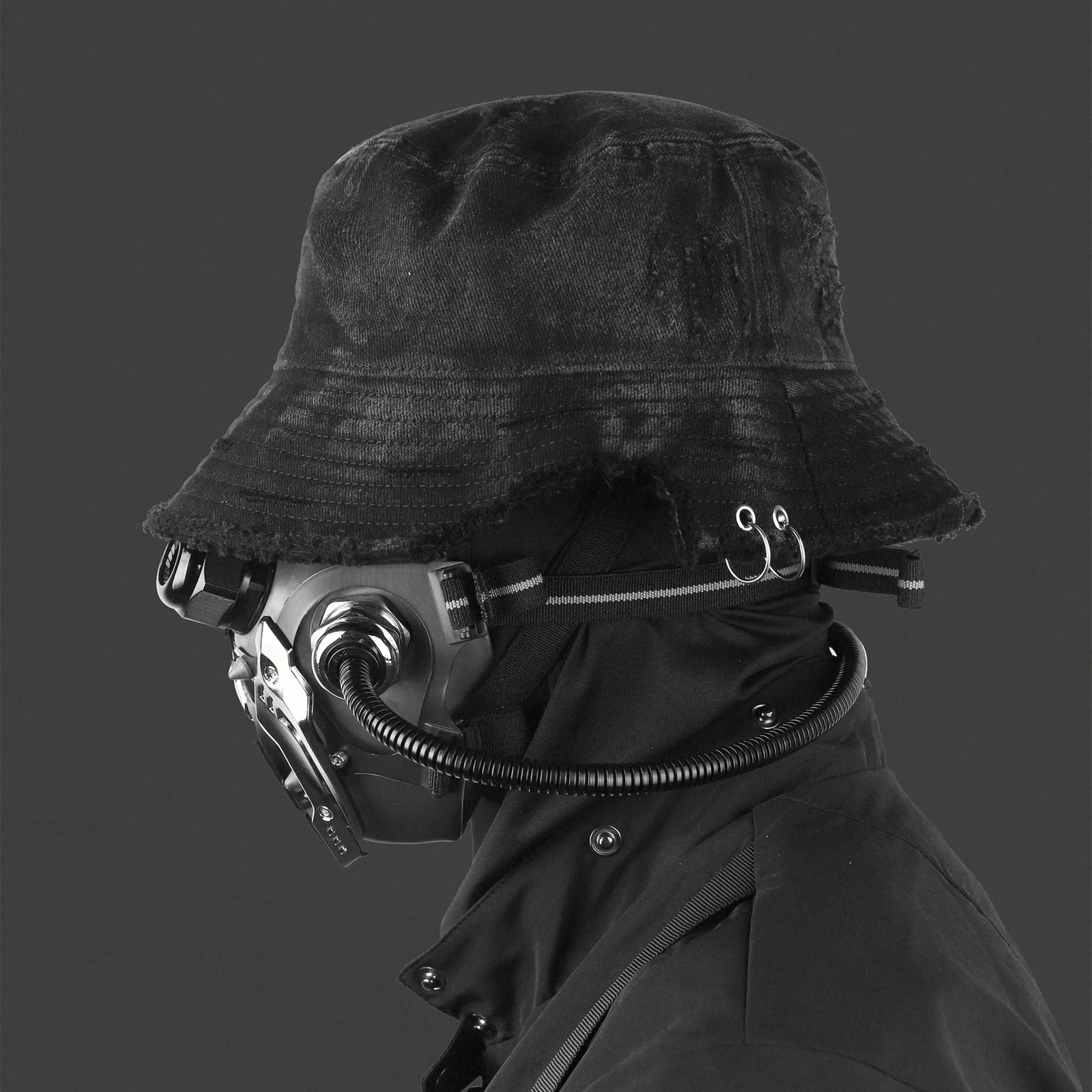 2025 Ripped Hole Hip Hop Punk Bucket Hat Men Women Tactical Techwear Style Washed Vintage Sun Protection Denim Hat 250605