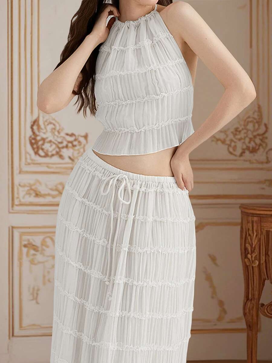 Elegant Lace Halter Neck Sleeveless Blouse with Open Back and Pleated Detailing for Summer Events and Parties