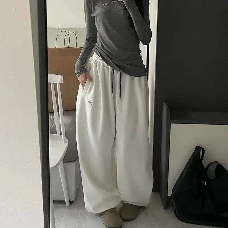 Streetwear Fleece Sweatpants Women Oversized Joggers Haruku Korean Thick Wide Leg Pants Winter Baggy Drawstring Trousers