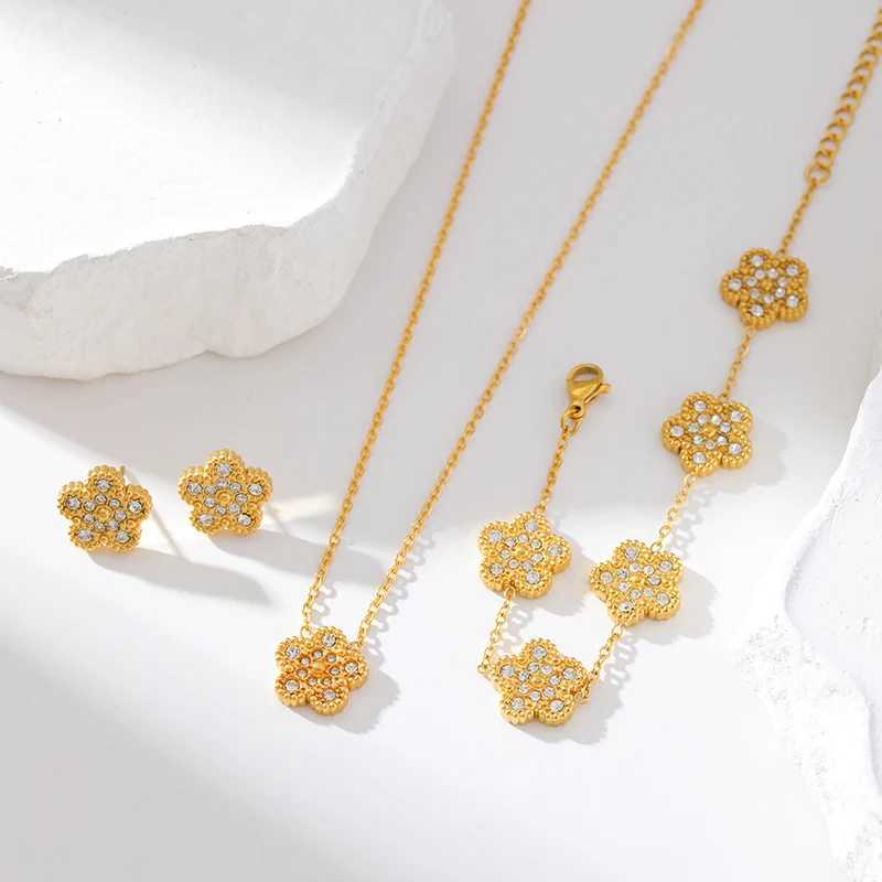 EILIECK New Fashion Stainless Steel White Zircon Necklace Earrings Set For Women Trendy Flower Jewelry Set Gift Z250607