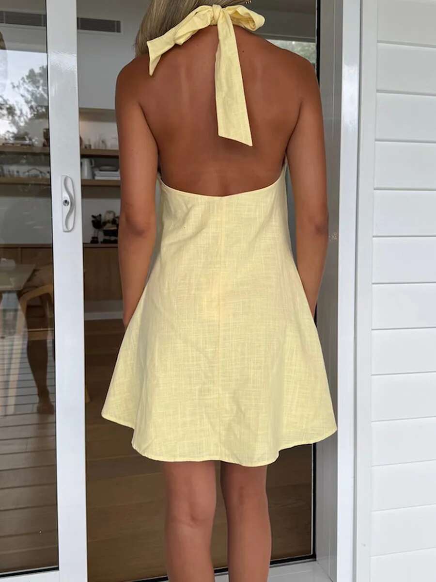 Floral Print Halter Neck Dress with Open Back and Tie-up Detail Sleeveless Boho Style Mini Dress for Casual Summer Outfits