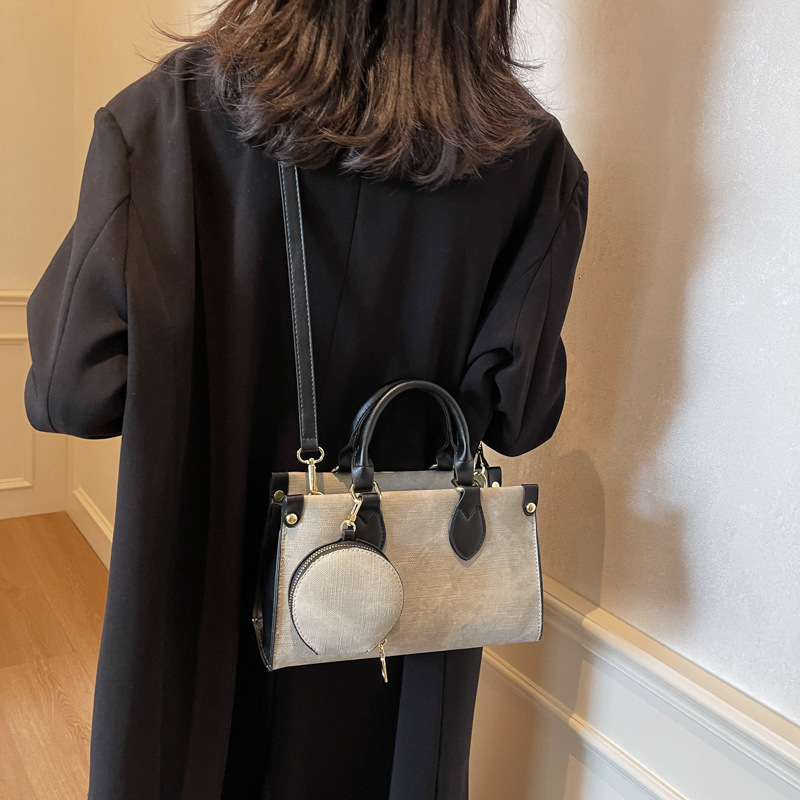 designer Color-Block Handbag for Women 2025 New Versatile Textured Stylish Tote Bag French Commuter High-End Crossbody Bag