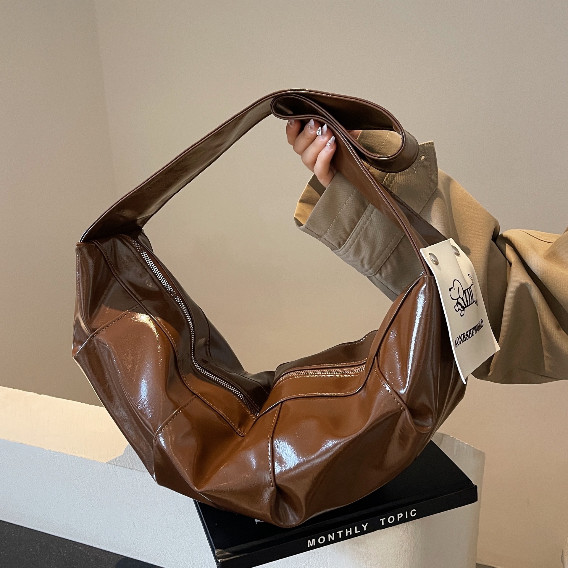 designer Vintage Crossbody Bag for Women, Niche High-End Underarm Bag, 2025 New Trendy Large Capacity Dumpling Bag, Single Shoulder Horn Bag