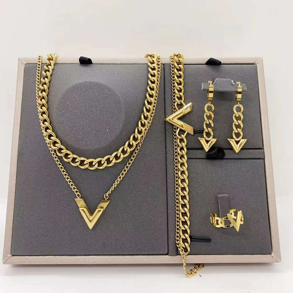 Fashion Gold Layered Cuban Link Chain Letter V Pendant Necklace Bracelet and Earrings Party 4pcs Jewelry Set