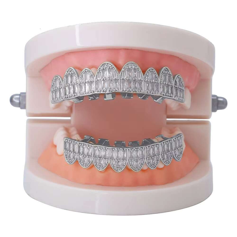 Customized ice tooth denture for men and women, dental jewelry with 925 silver and 18K gold, 4 micro-set moissan braces.