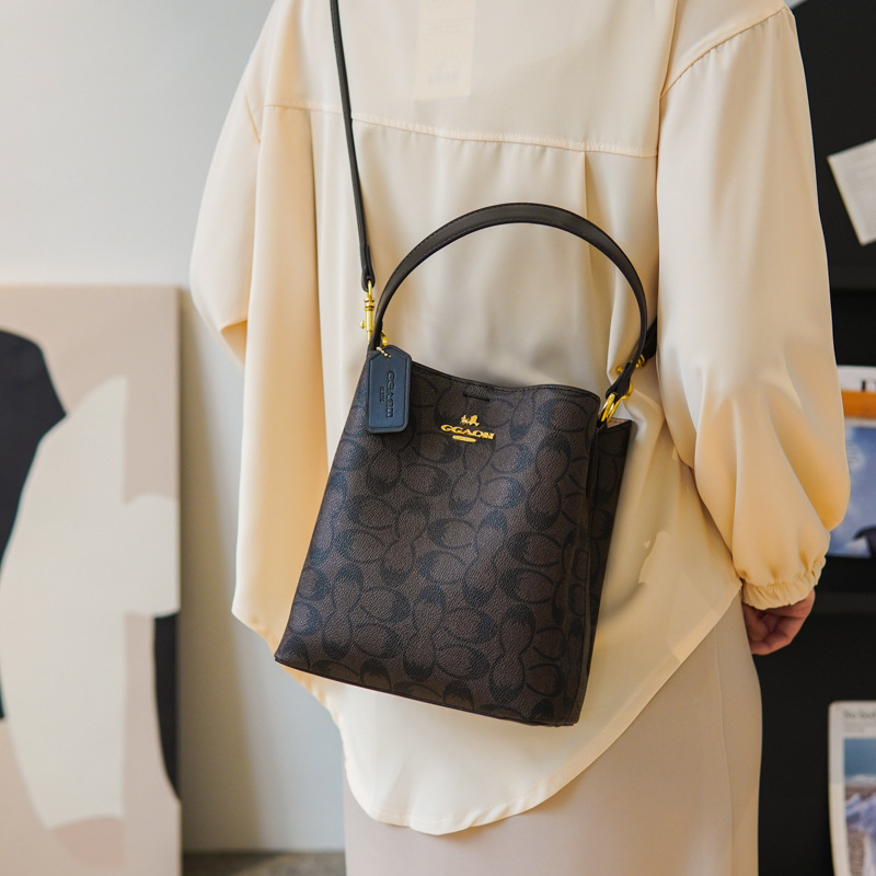 hot free shipping designer Shoulder shoulder for woman new casual daily outfit flap classic cross bag black white khaki