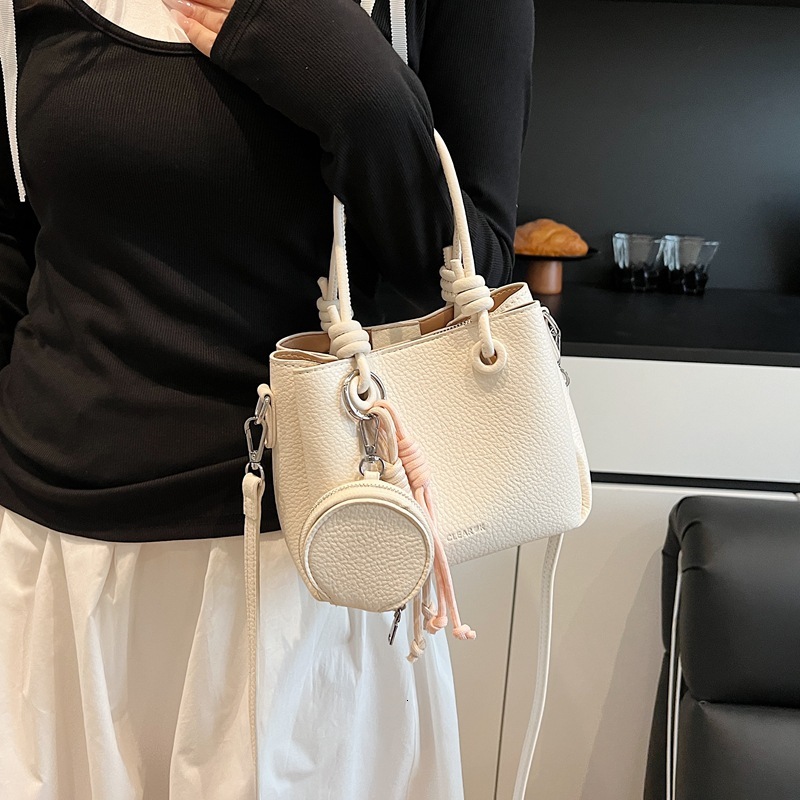 designer Niche Simple Trendy Fashion Handheld Bucket Bag for Women 2025 New Casual Commuter Handbag Shoulder Crossbody Bag