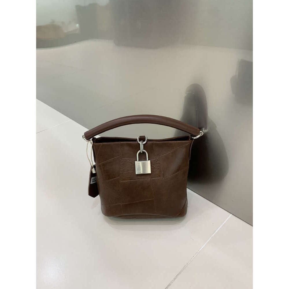 Niche Design Stone Pattern Soft Leather Patchwork Large Gold Lock Bucket Handbag Fashion Versatile Trendy Shoulder Crossbody Women s Bag