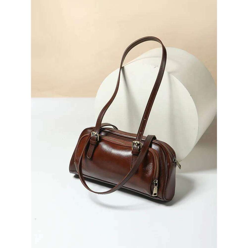 Genuine Leather Underarm retro baguette bag for women, new Shoulder Bag First layer cow leather handbag, crossbody bowling