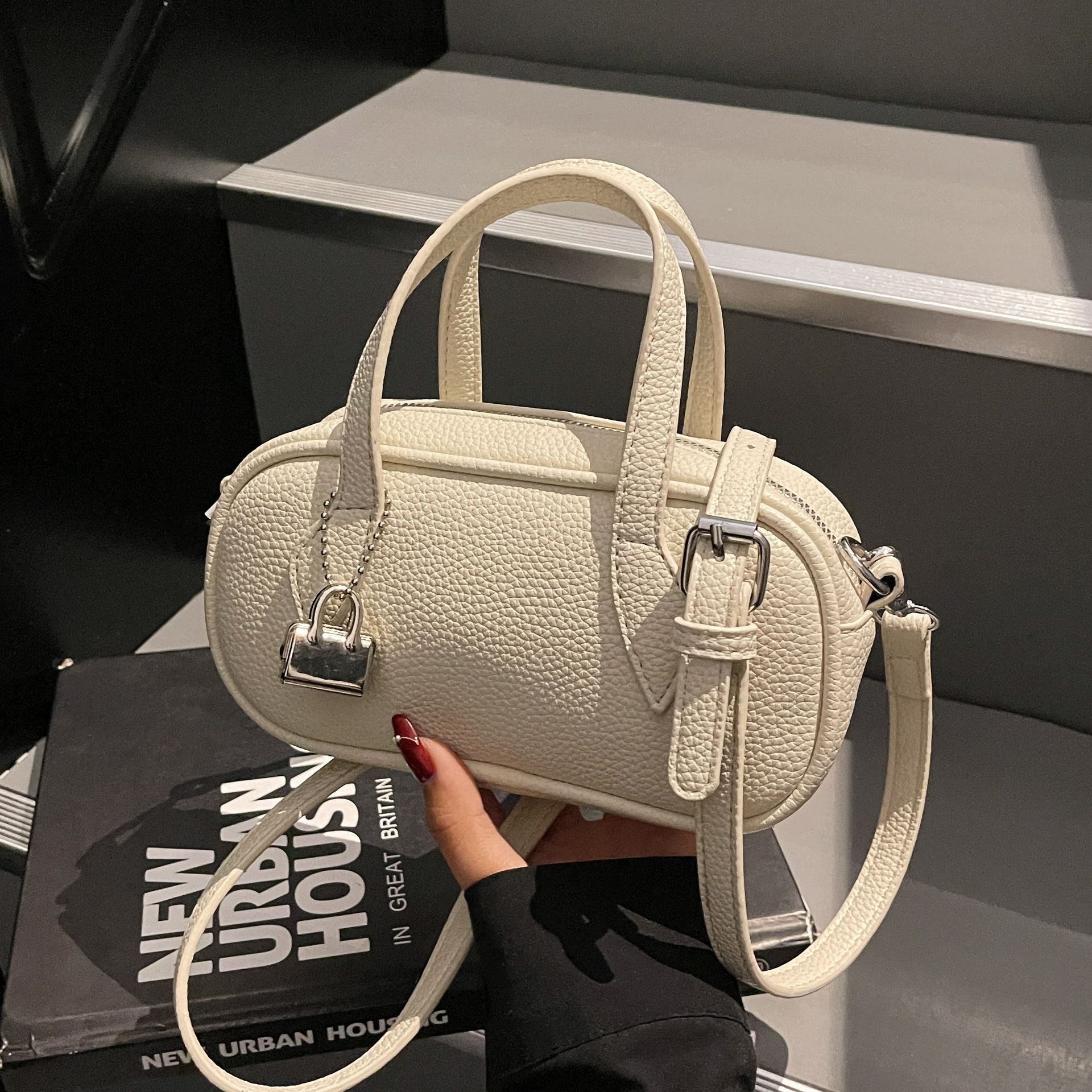 designer Korean Style INS Handheld Bowling Ball Bag for Women 2025 New Summer Versatile Crossbody Bag Retro Commuter Small Squar