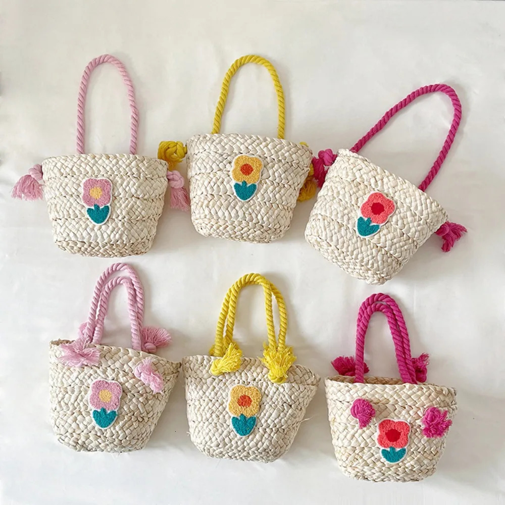 Casual Cute Woven Shoulder Bag Hollow Out Large Capacity Flower Bucket Elegant Underarm Straw Handbag Travel 250605
