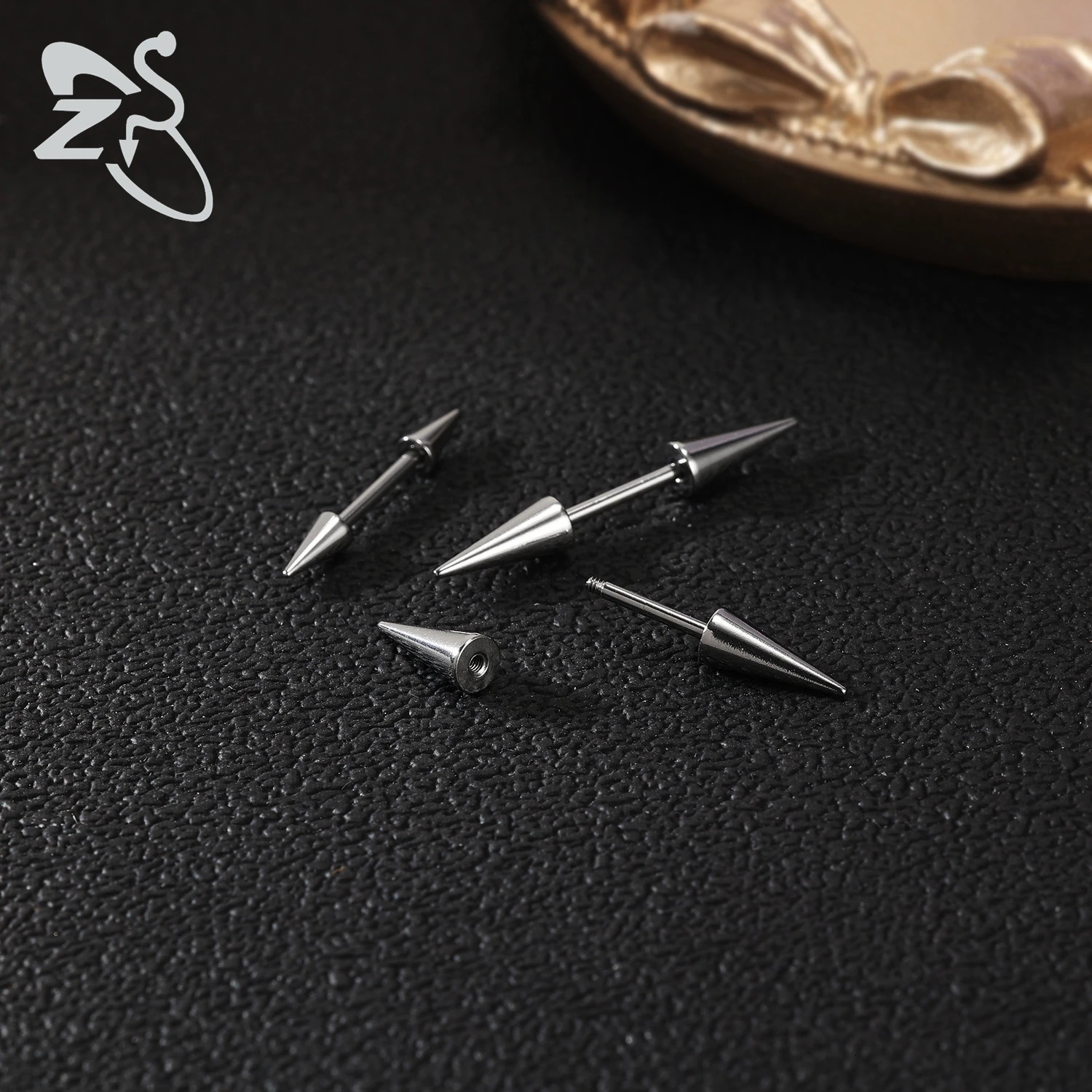 ZS 1 Piece Black Color Long Spike Stainless Steel Eyebrow Rings Punk Rock Curved Rook Bridge Piercinsg Hair Decoration 250606