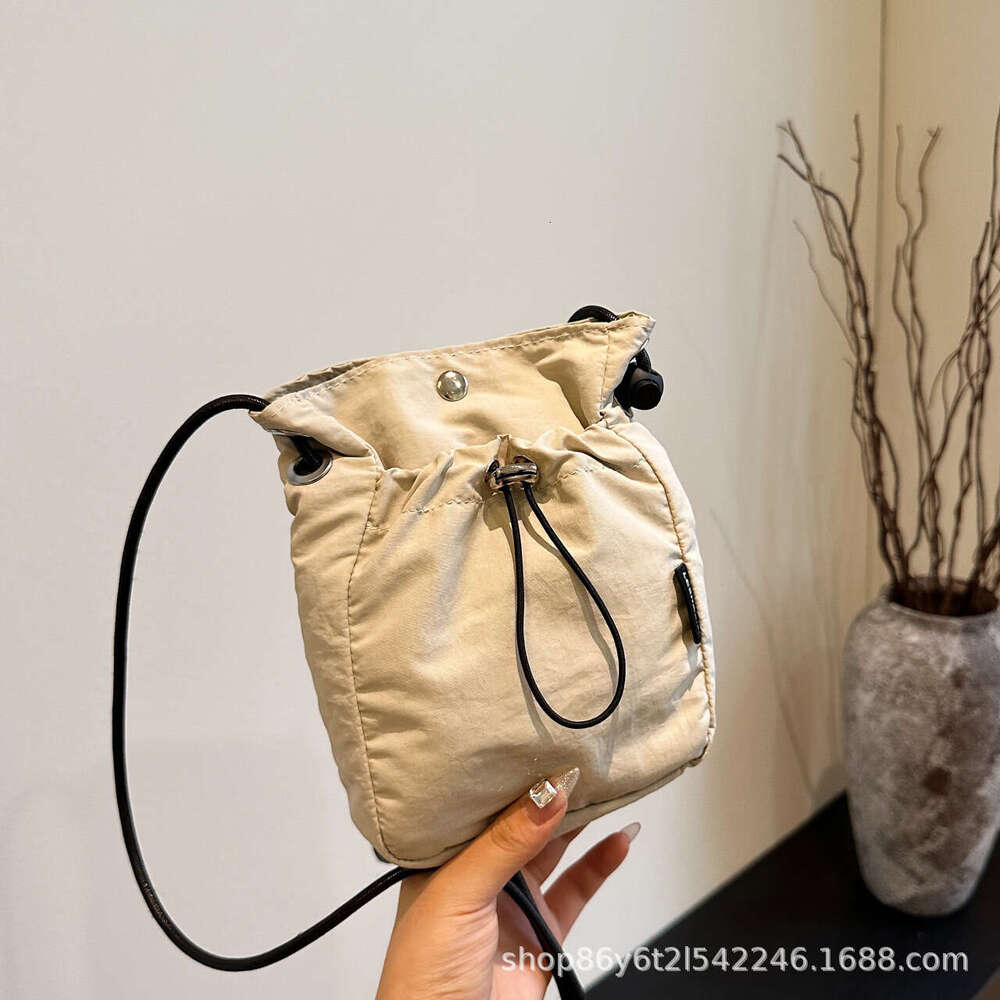 New Lightweight Waterproof Nylon Canvas Unisex Crossbody Phone Casual Versatile Shoulder Bag