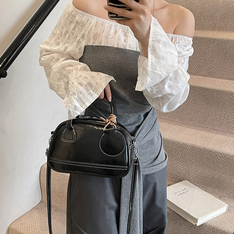 designer 2025 New Niche Retro Handbag Shell Bag Versatile Pillow Bag Vintage High-end Single Shoulder Crossbody Bag