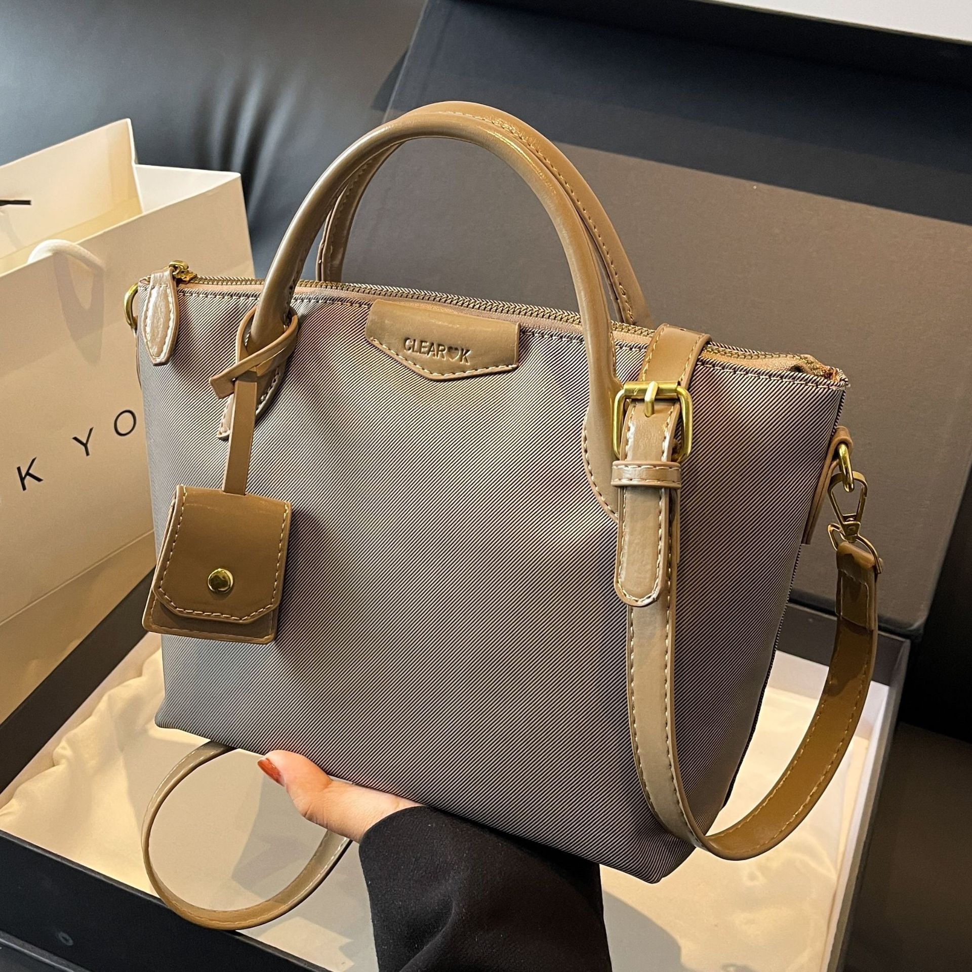 designer Oxford Cloth Bag for Women, Large Capacity 2025 New Style, High-end Versatile Crossbody Bucket Bag, Handheld Commuter Tote Bag