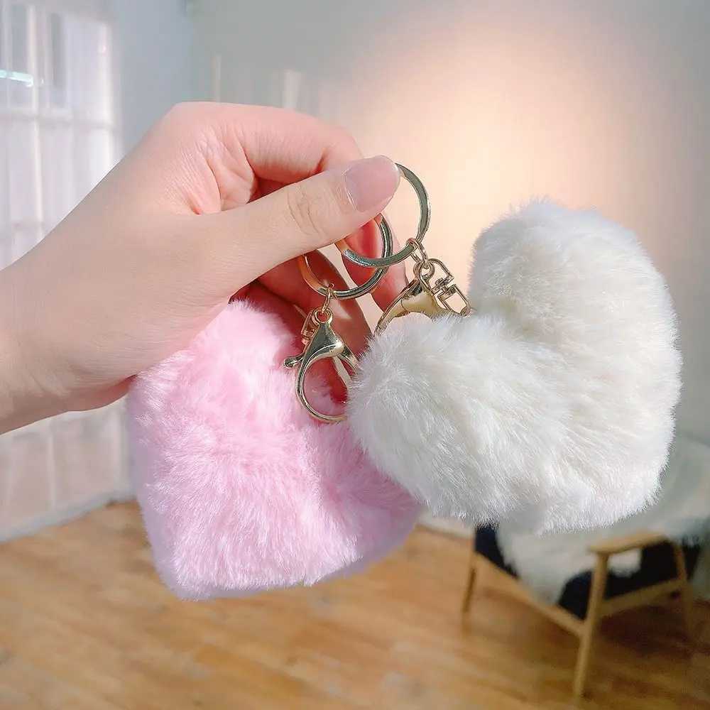 Fashion Love Heart Plush Bag Pendant Fluffy Ball Imitation Rabbit Fur Key Chain Bag Accessories Solid Color Car Key Ring XJ250607