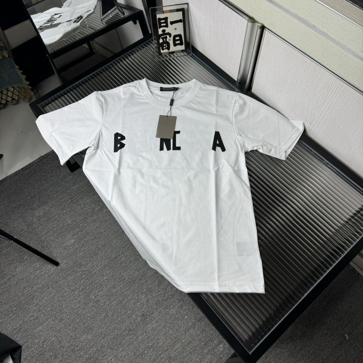 Designer T-shirt Fashion Couple Tshirt Men T shirt Mens Trendy Summer Breathable Cotton Letters Casual Crew Neck Short Sleeve Plus Size Fashion Spray Print tee M-4XL