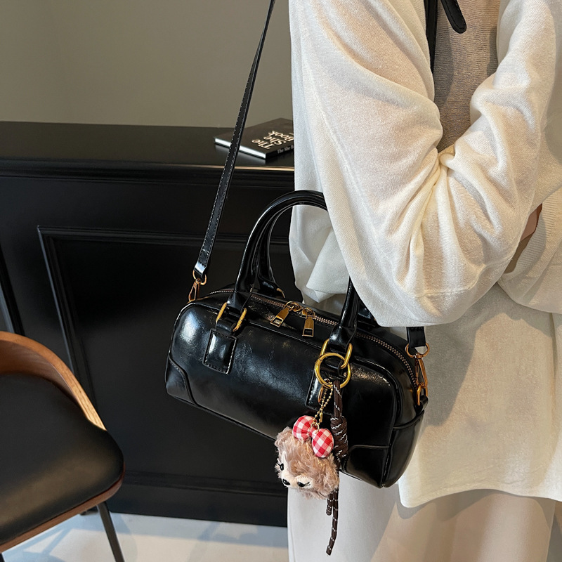 designer Niche Design Textured Handbag for Women 2025 New Single Shoulder Crossbody Small Square Bag Retro Handheld Bowling Bag