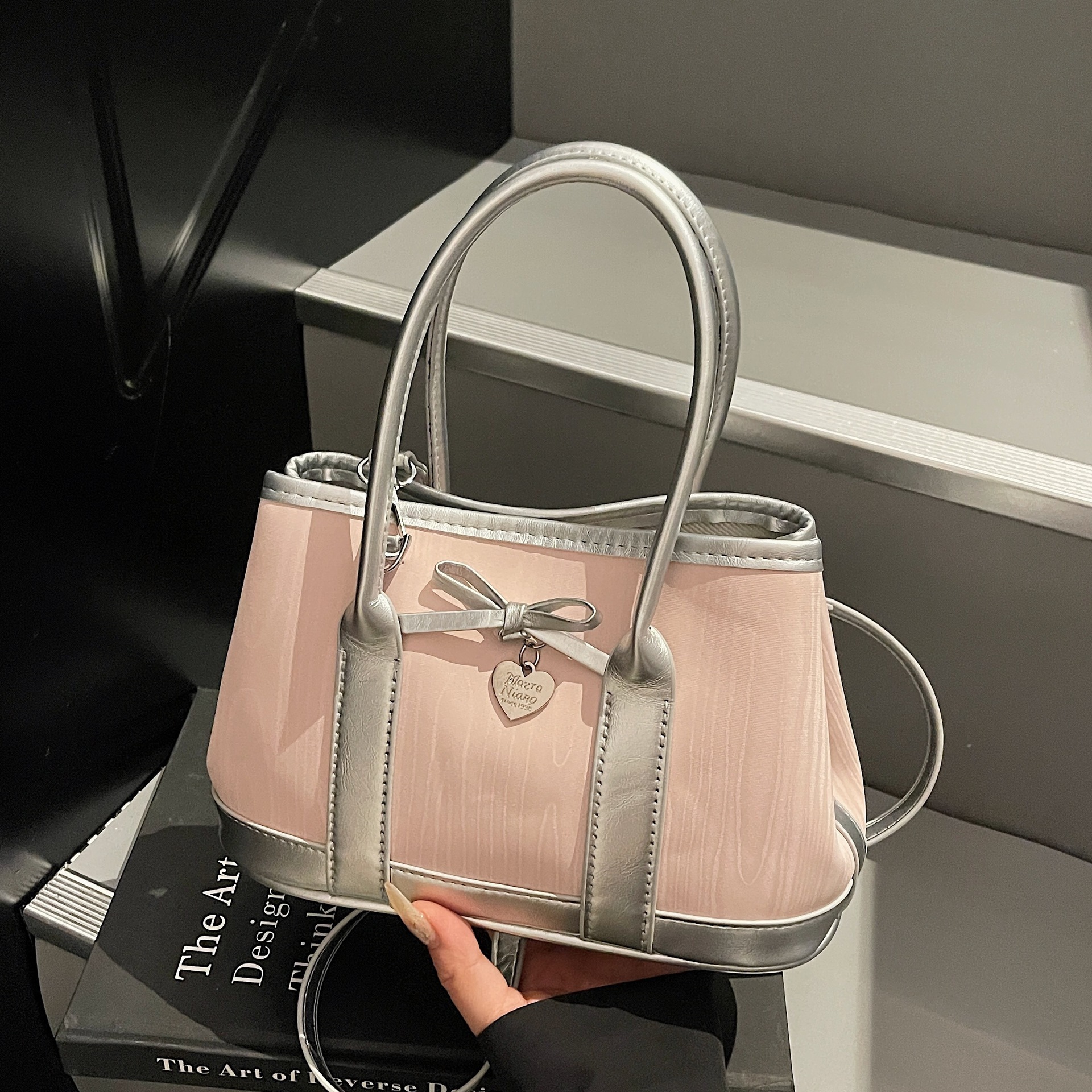 designer Korean Style Color-Block Handbag for Women 2025 New Fashion Small Tote Bag Versatile Simple Crossbody Bucket Bag