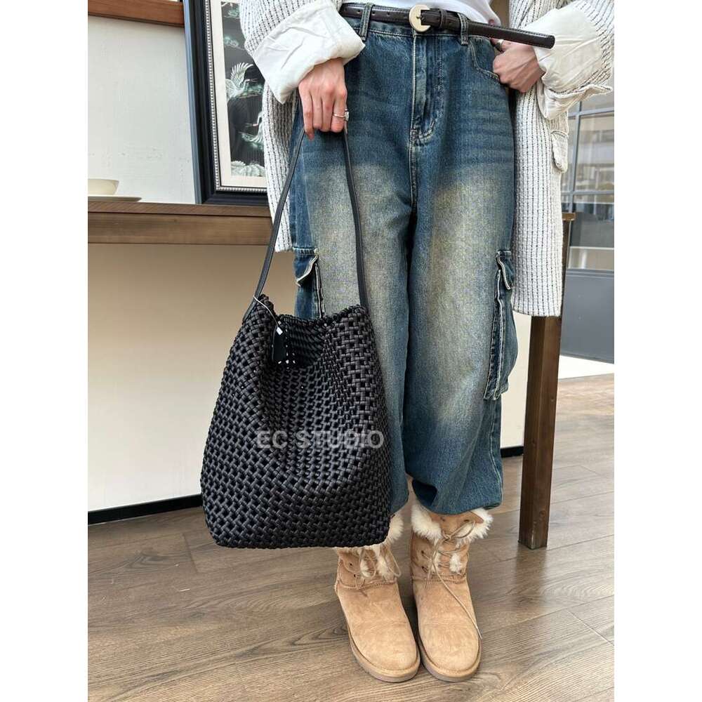 Hollow Out Tote Casual New Handwoven Bucket European Style Large Capacity Shoulder Underarm Bag