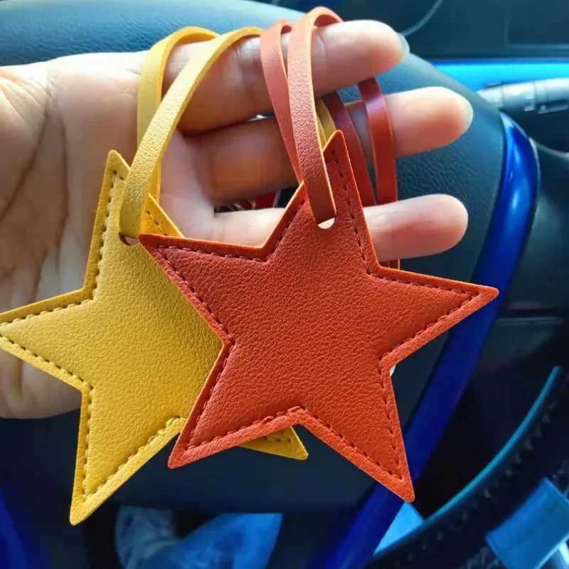 Star Shaped Leather Luggage Tag Charm Versatile Five-Pointed Star Keychain for Women Girls Fashionable Bag Accessory XJ250607