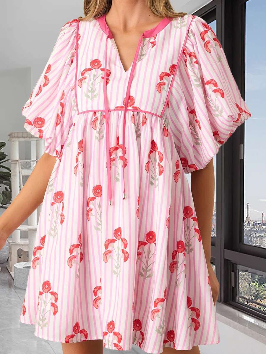 Elegant Womens A-line Dress with Vintage Floral Print Stylish V-neck and Chic Bubble Sleeves for Summer Parties and Events