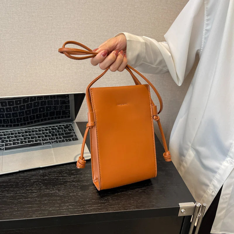 Fashion Versatile Crossbody Bag Ins Simple Soft Leather Shoulder Bag Women Light Zero Wallet Mobile Bag 250606