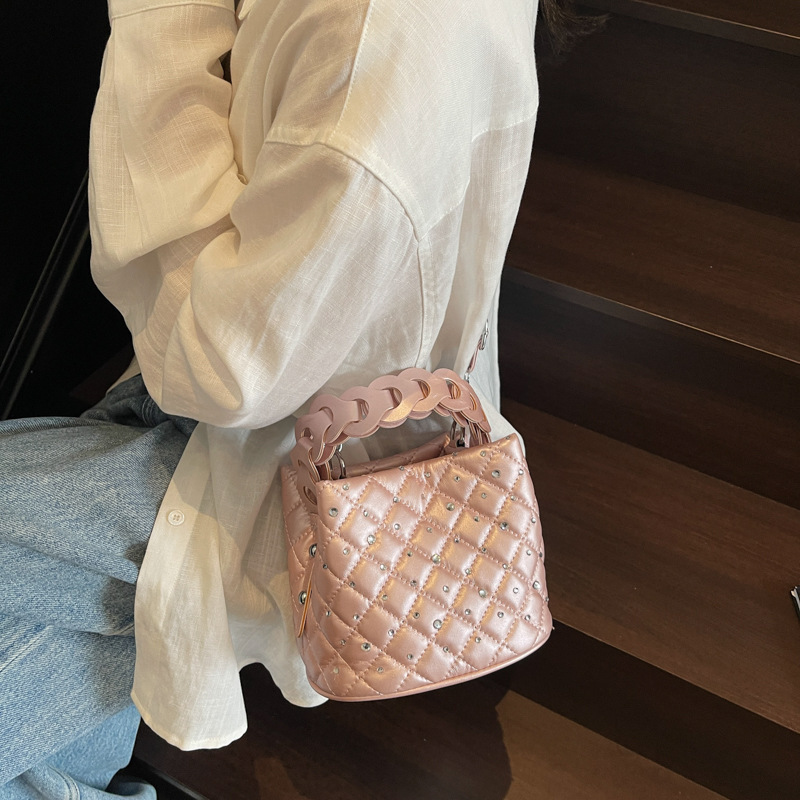 designer Korean Style Fashion Woven Handbag for Women 2025 New Simple Quilted Diamond-Encrusted Bucket Bag Versatile Crossbody Bag