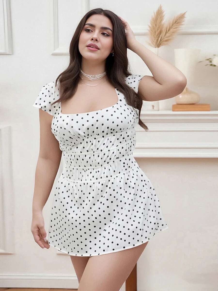 Elegant Floral Print Ruffle Sleeve Maxi Dress for Curvy Women Perfect for Spring and Summer Events and Parties