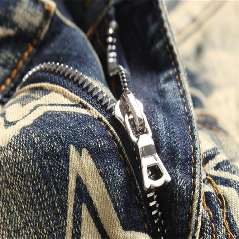 new free shipping designer Jeans Embroidered men jeans with knee hole zipper small leg pants large denim pants Durable Stretchy