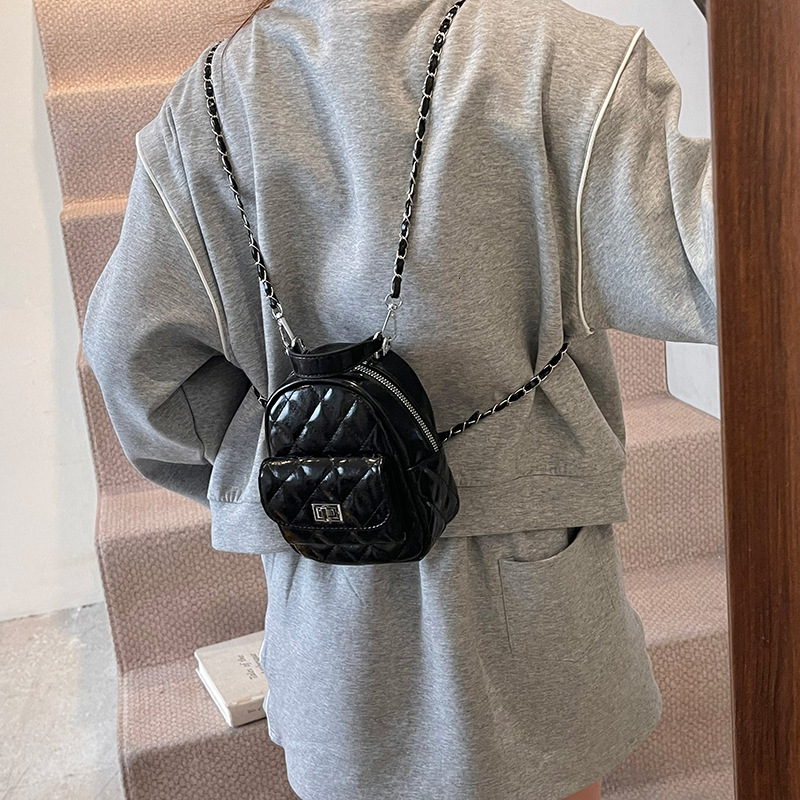 designer High-end Niche Quilted Chain Double Shoulder Small Bag for Women 2025 New Fashion Versatile Backpack Handbag
