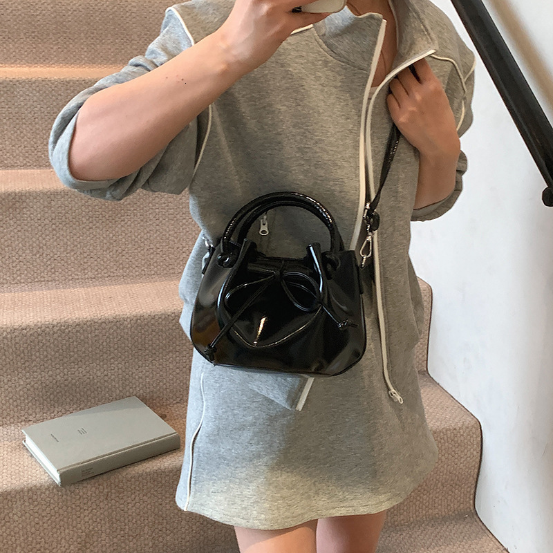 designer Korean Niche Handheld Basket Bag for Women 2025 New Spring Summer Trendy Fashion Bucket Bag with Bowknot Crossbod