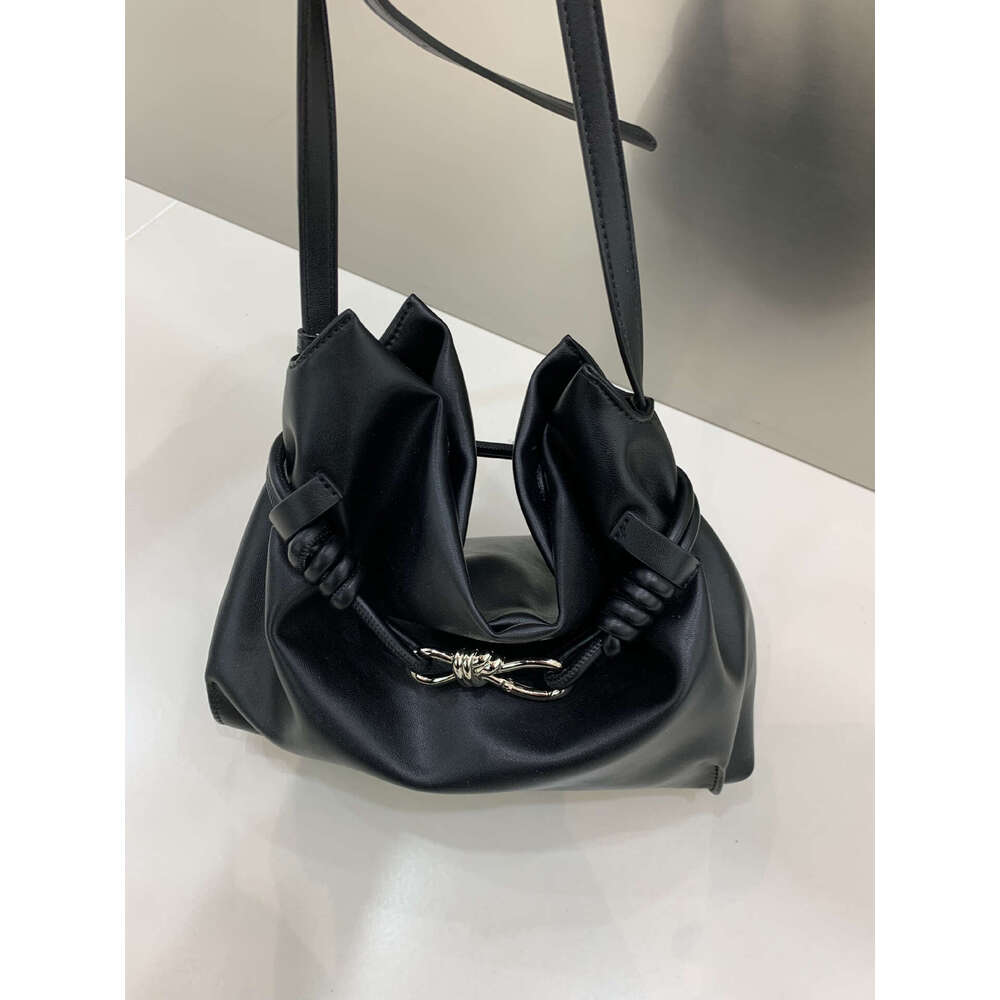 New Niche Soft Leather Tote for Women High end Commuter Bucket Crossbody Underarm Bag