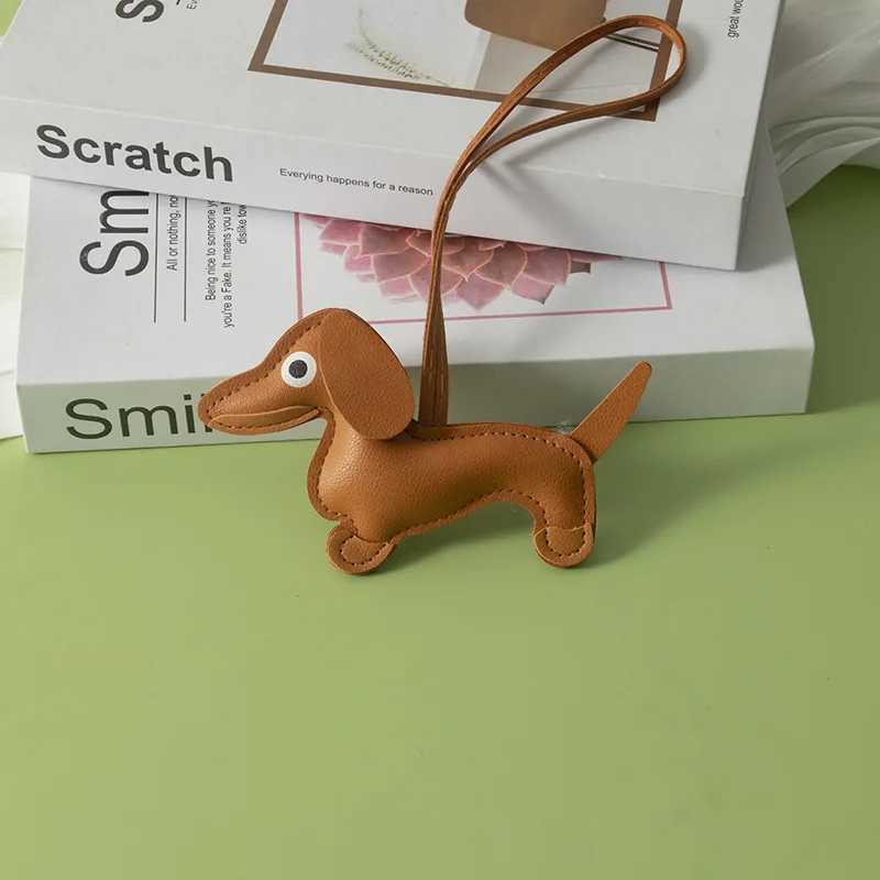 Cute Dachshund Bag Pendant PU Leather Puppy Dog Keychain Sweet Girls Women Bag Phone Pendant Trinket Car Key Ring GiftXJ250607