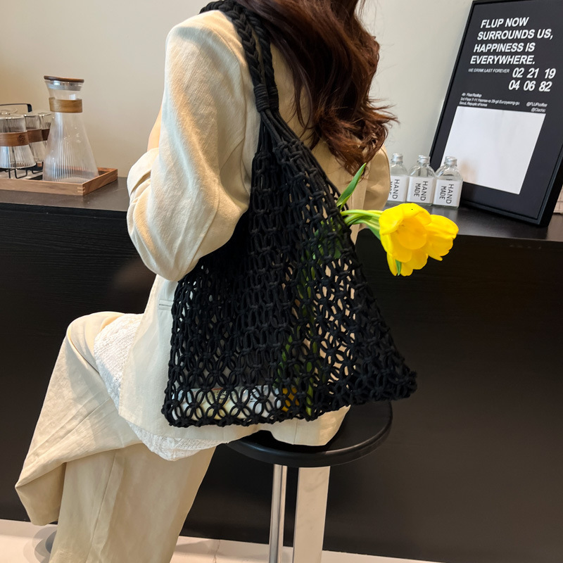 designer Casual Large Capacity Cotton Woven Bag New Hollow Out Straw Bag Tote Bag Single Shoulder Vacation Style Beach Bag for