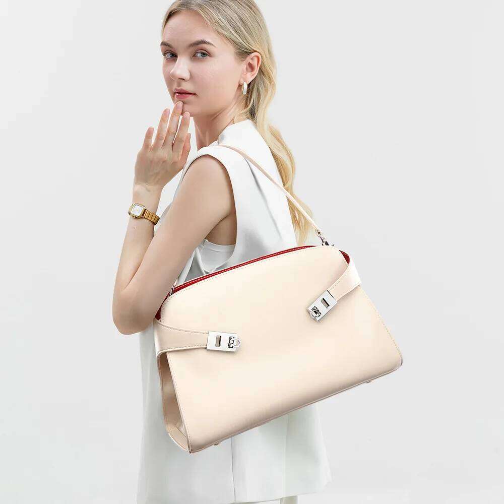Fashion Large Capacity Women Shoulder Bags Designer Chic Lock Handbags High Quality Pu Leather Underarm Bag 2025 New