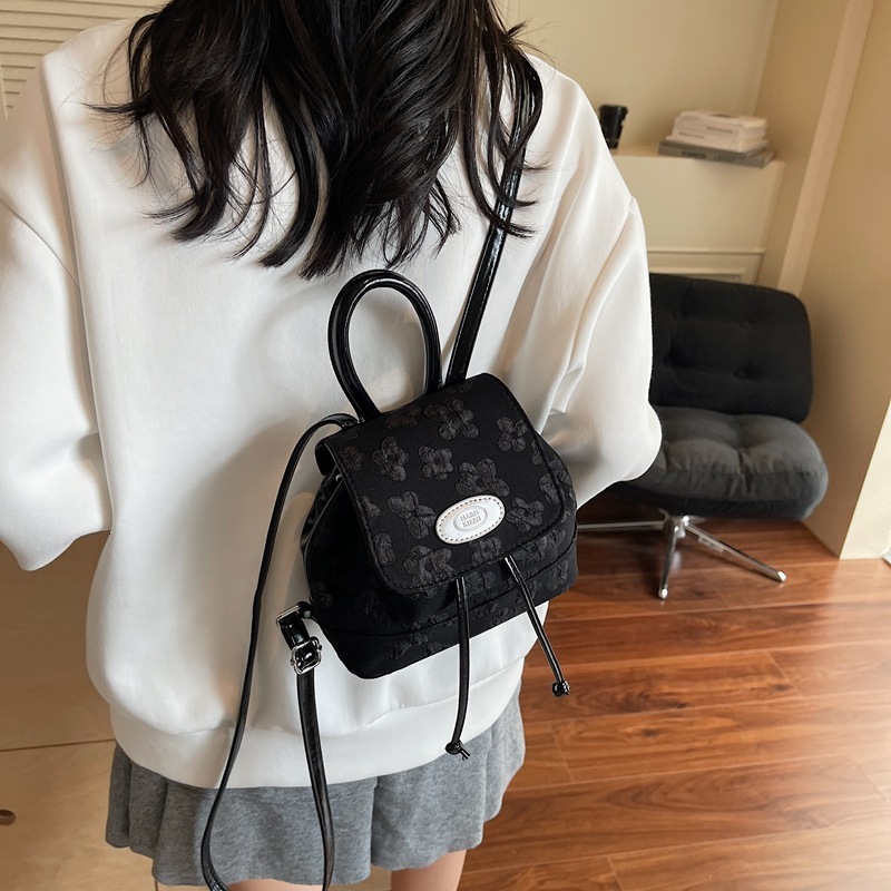 designer Korean Style Simple Backpack 2025 New Model for Female College Students, Compact and Lightweight Backpack with High-Quality Texture, Bucket B