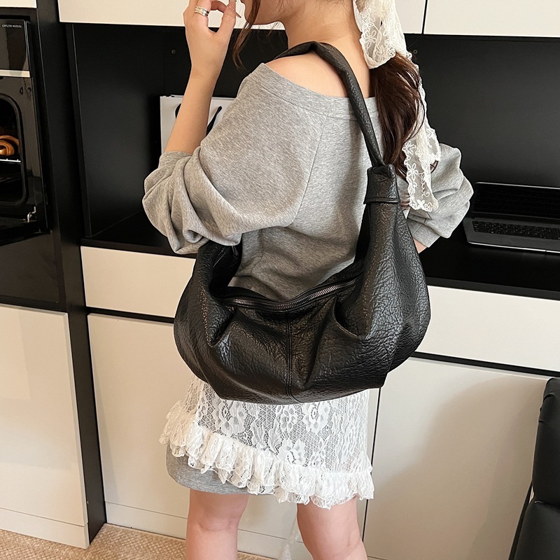 designer 2025 New Pleated Dumpling Bag Korean Fashion Retro Casual Commuter Versatile Handbag Underarm Crossbody Shoulde