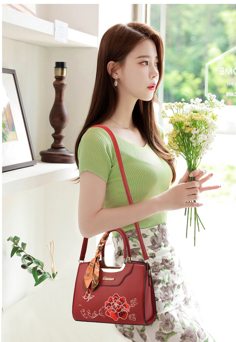 Free Shipping 2025 New Designer Bag Chinese Embroidery Large Capacity Shoulder Bag Luxury Wallet Elegant Women's Handbag