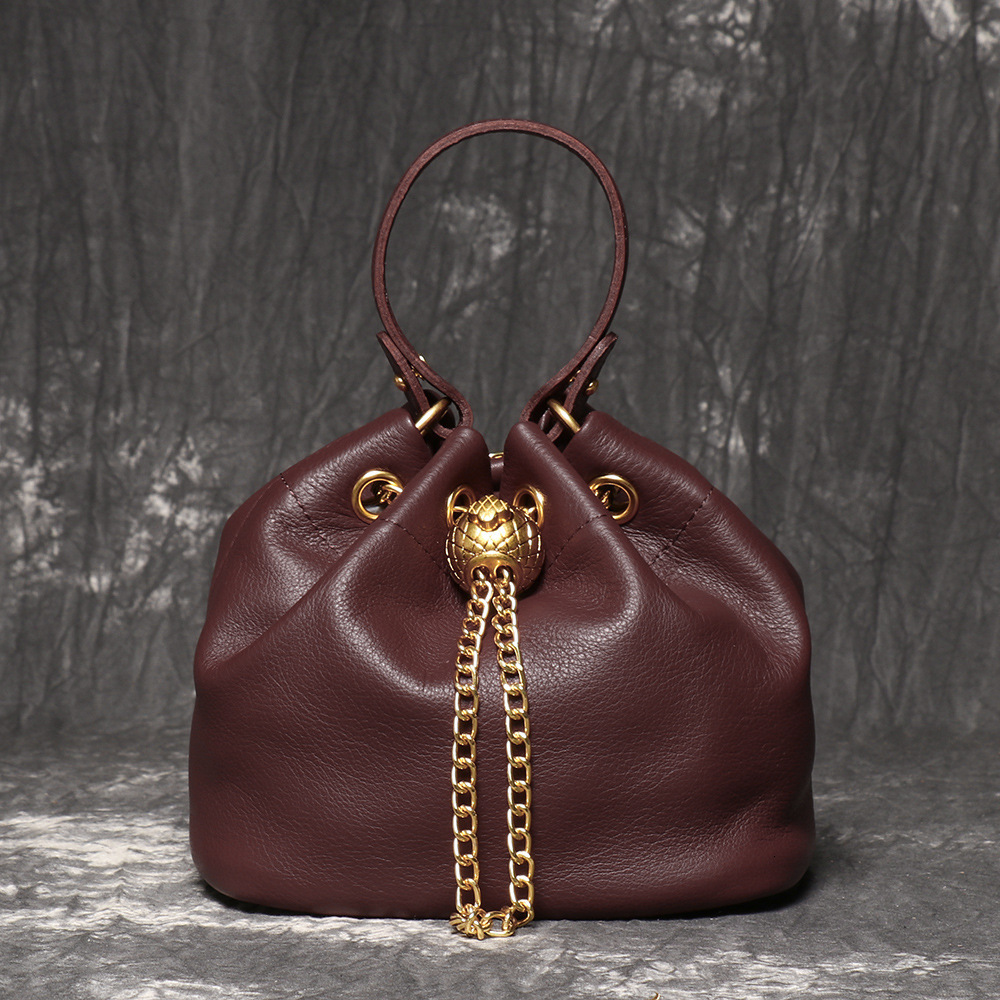 Free Delivery Designer Bag Handmade Layer Cowhide Makeup Bag Fashion Casual Versatile Genuine Leather Bucket Bag Soft Leather Chain Bag Free Delivery 