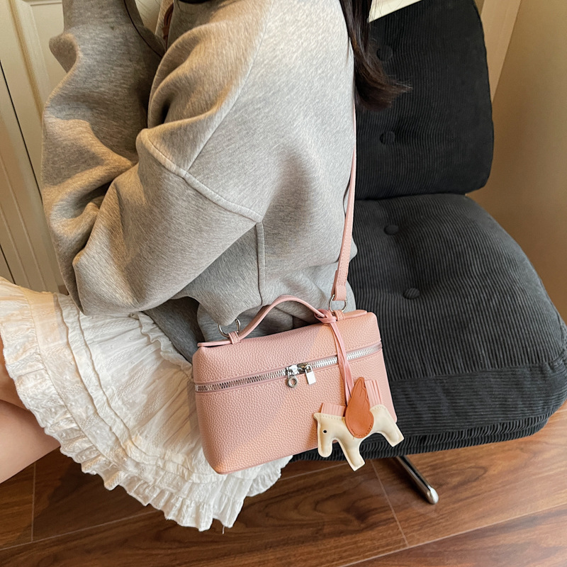 designer High-end Handbag Small Square Bag 2025 New Women's Bag Summer Trendy Textured Handbag Crossbody Bag Commuter Women's Bag