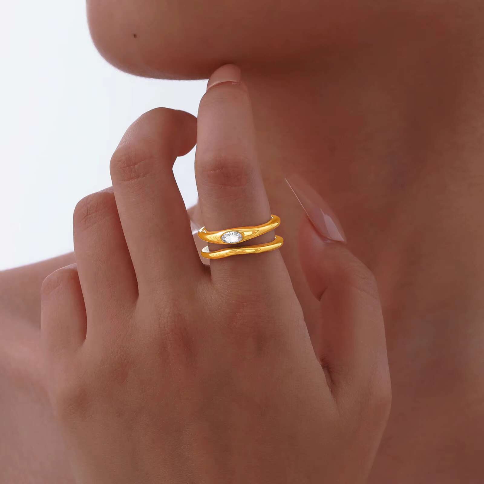 Fashion trend products; White gold 18K open gold ring; Suitable for ladies