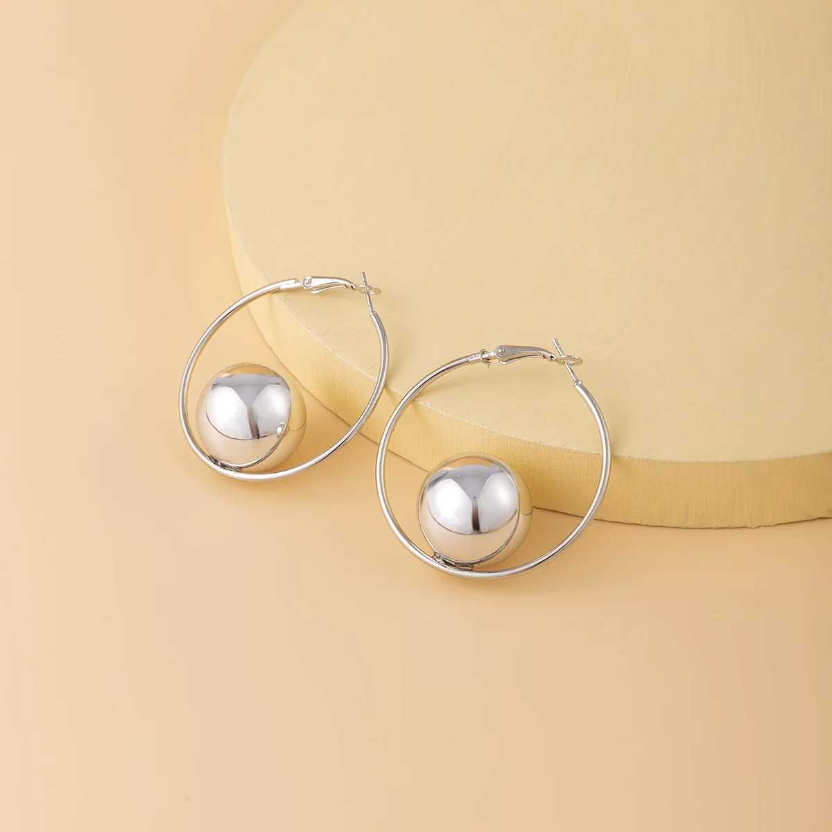 New minimalist and personalized round bead collarbone opening necklace with a cool style imitation pearl necklace earring set Z250607