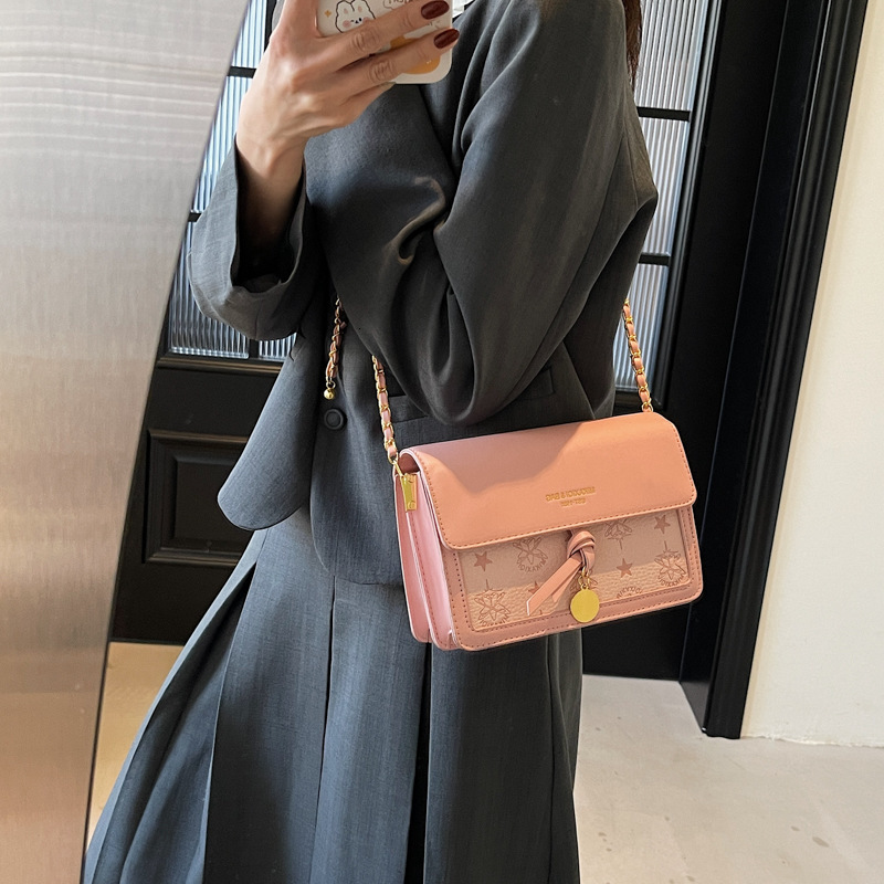 designer Niche Women's Bag 2025 New Spring Summer Fashion Simple Versatile Chain Crossbody Underarm Bag Commuter Small Square Bag