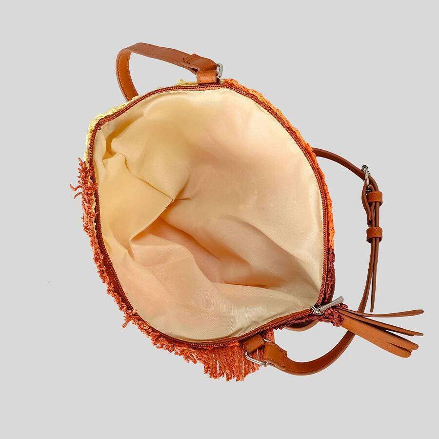 Creative Fish Shaped Straw Shoulder Bags Funny Paper Woven Crossbody Cute Handmade Summer Beach Bag Novelty Holiday Purses