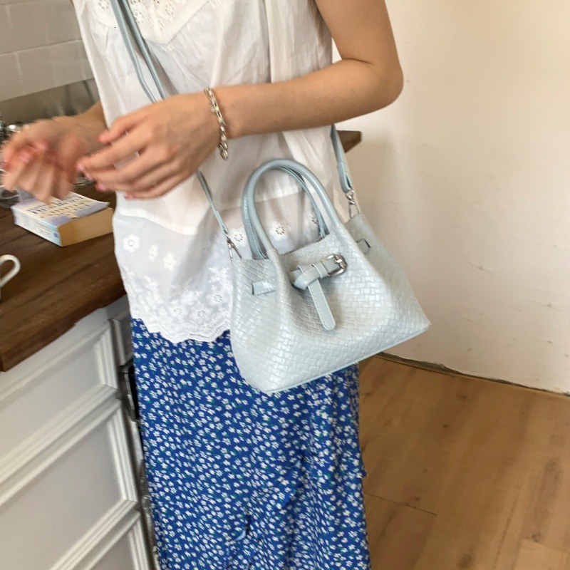 designer Niche Handheld Woven Pattern Bag for Women 2025 New Summer Fashion Versatile High-Quality Texture Basket Crossbody Bag