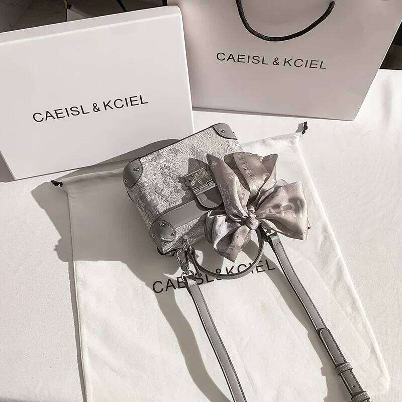 Delicate Embroidery Floral Square Handbag With Scarves New Fashion Shoulder Crossbody Bag Fro Party And Daily Use