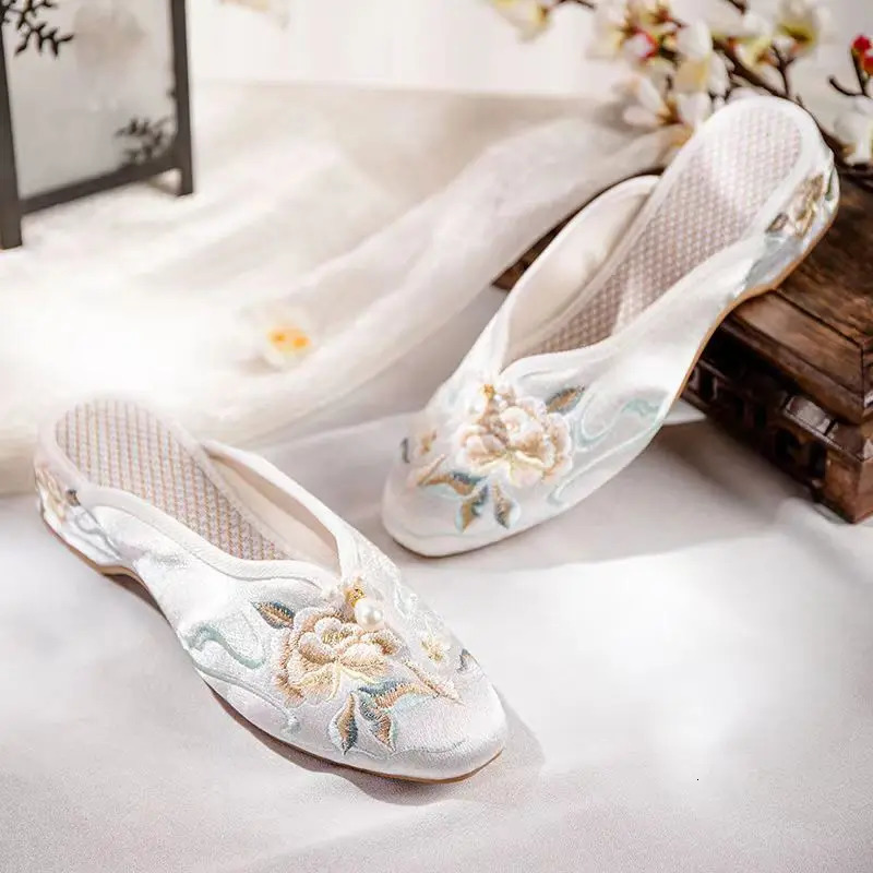 Spring Summer Womens style Baotou Half Slippers Ethnic Style Pointed Silk Satin Embroidered Home Cloth Slippers Casual Slippers 250603