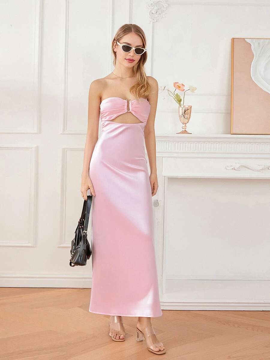 Elegant Off-shoulder Maxi Dress with Lace Detailing and Ruffled Hemline for Womens Summer Wedding Party Outfit