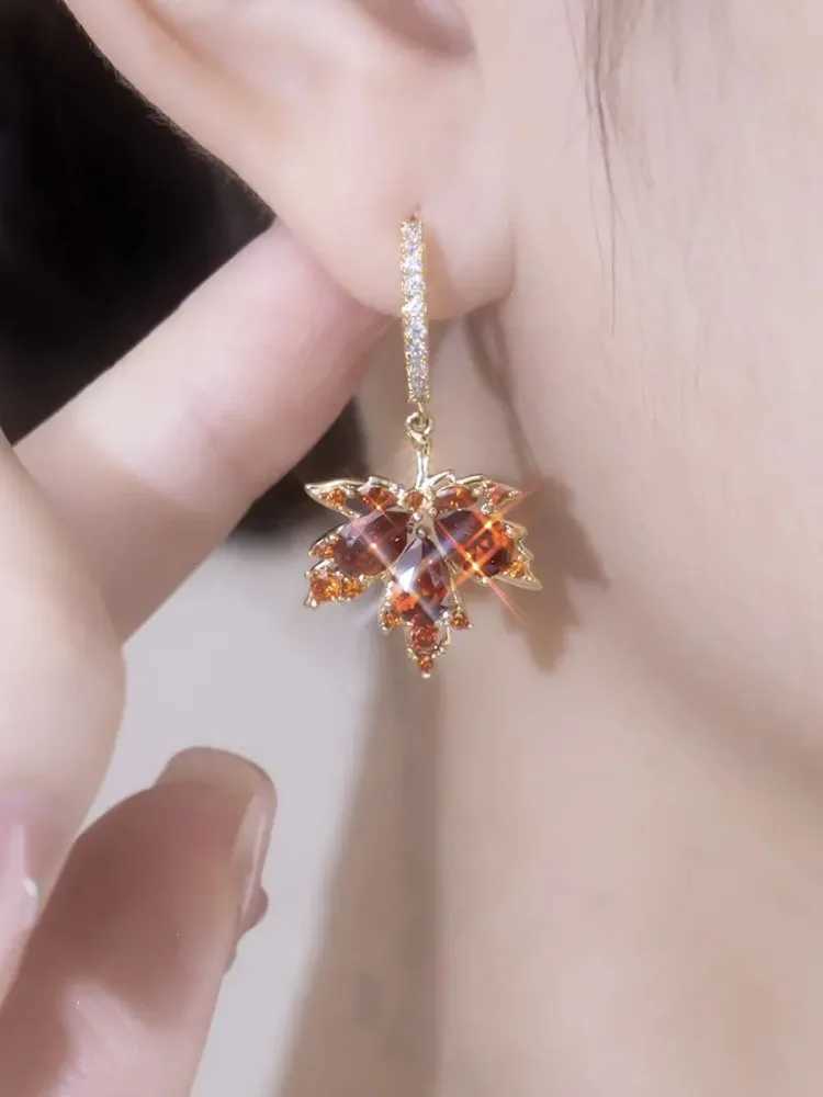 Korea New Fashion Jewelry Orange Zircon Maple Pendant Earrings Necklace Elegant Womens Party Accessories Z250607